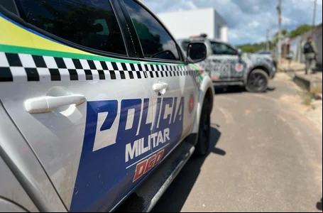 Equipes da Polícia Militar no local