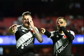 Vasco vence no Morumbi e Santos surpreende Fortaleza